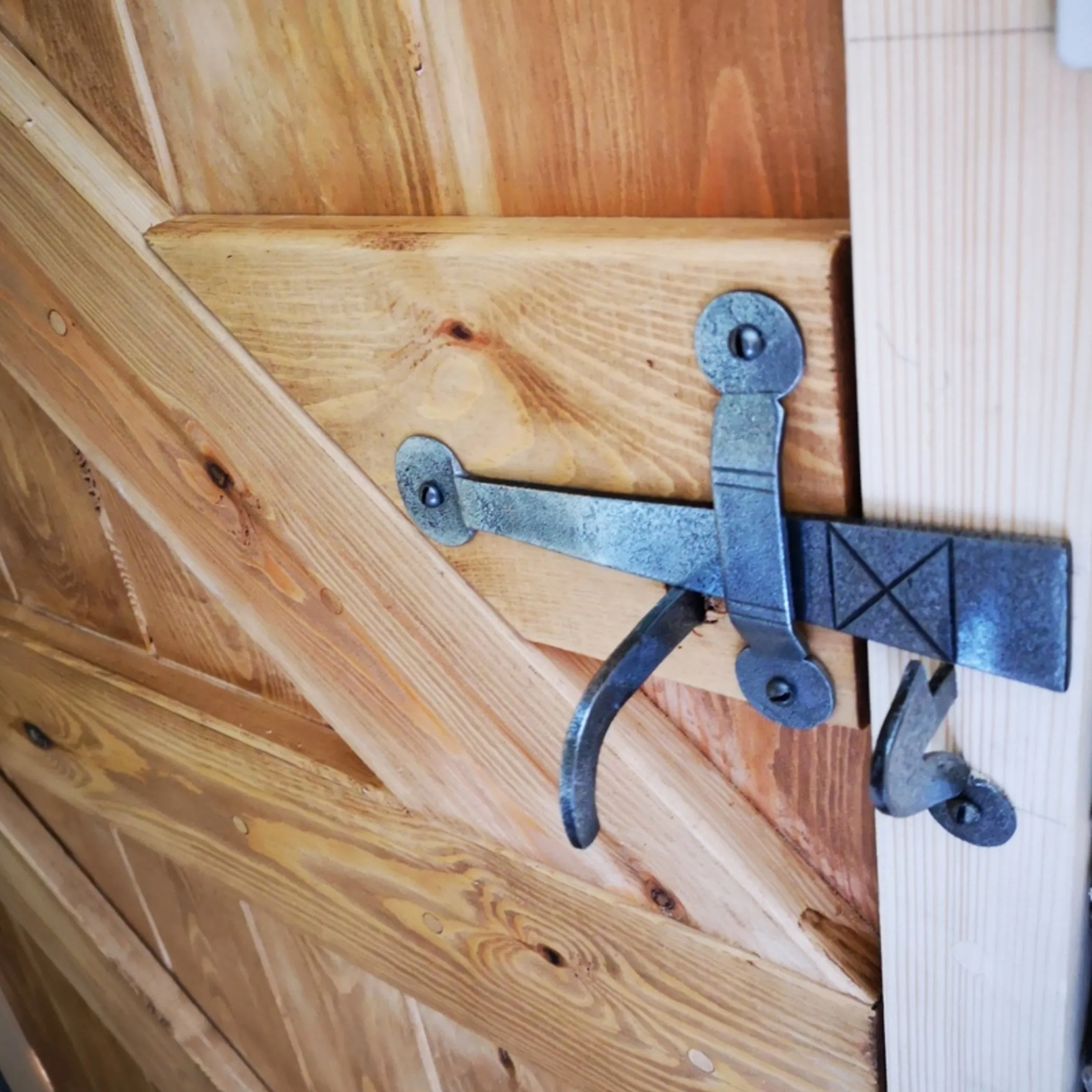 Suffolk Latch Pewter